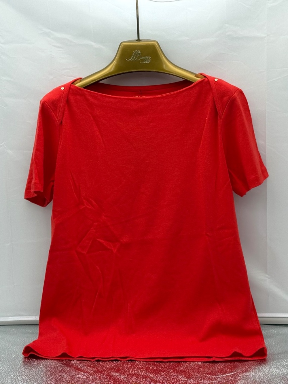 NWT Jones NY Medium Red Boat-Neck Knit Short-Sleeve Shirt with Gold Rivets
